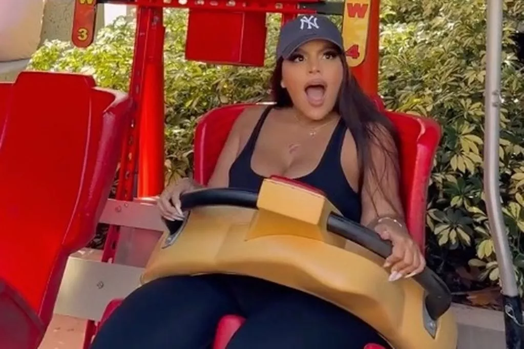 Plus-sized model calls for rollercoasters to have bigger seats after being left devastated she can’t ride them