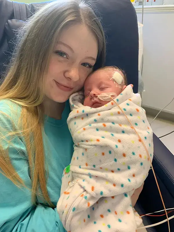 Doctors Take Newborn Off Life Support as Family Says Goodbye,Then the Unthinkable Happens.Check full story in comments below!