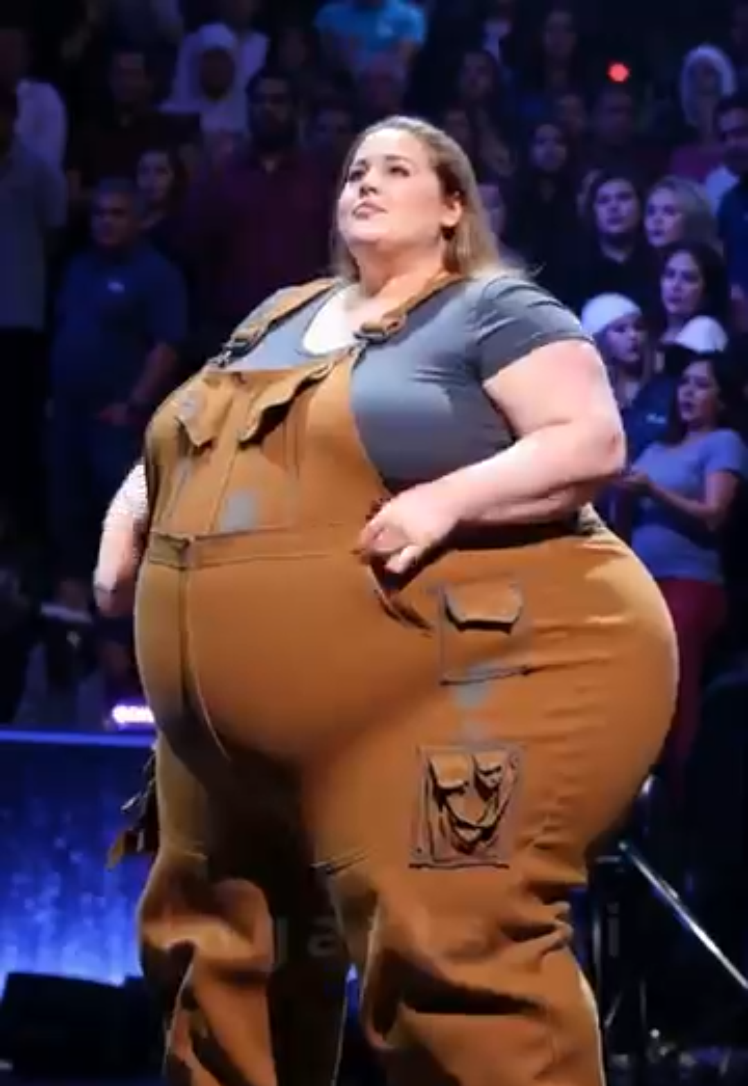  From Giant Worker to Russian Queen?! 1,000kg Woman’s UNBELIEVABLE AGT Transformation!  Watch Part 2 in the First Comment!