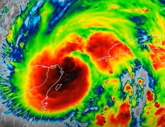 Hurricane set to hit the US has become unsurvivable as experts warn of catastrophic impact