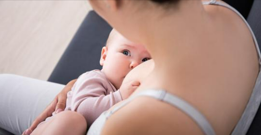 Mother posts picture breastfeeding toddler in public – she finally responds to all the backlash