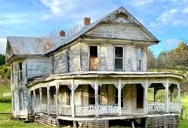Restoring Glory: The Breathtaking Transformation of an 1889 House