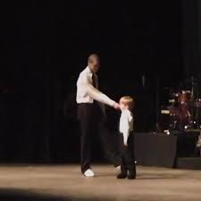 6-Year-Old Steps Onstage with Professional Dancer—Now Watch When They Both Start Moving Their Feet! Full video in the comment