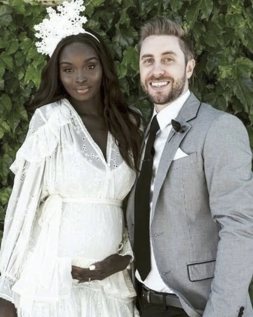 The dark-skinned model got married to a blue-eyed blonde, Now they have incredibly beautiful children!!!