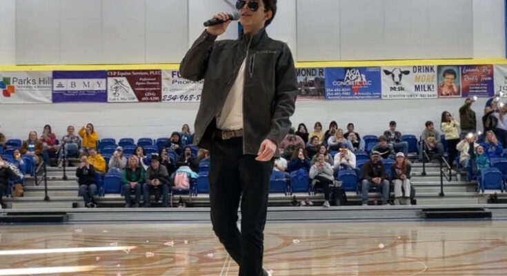 Exchange Student Sings Elvis Classic at School Rally, Wows the Crowd