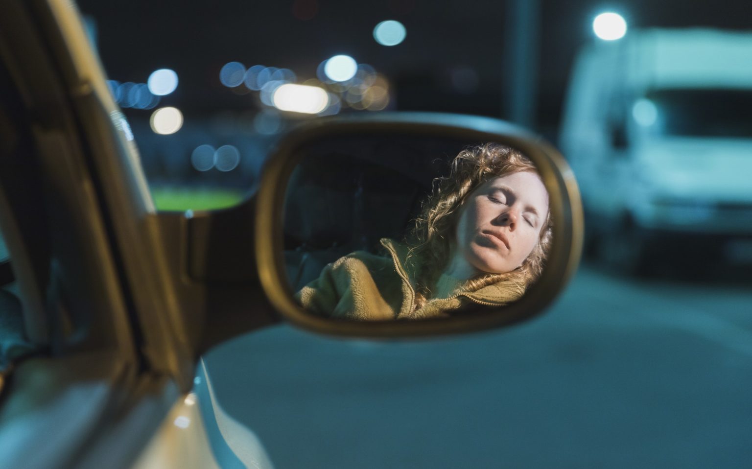The Woman Who Lived in Her Car: How One Neighbor’s Compassion Uncovered a Hidden Crisis