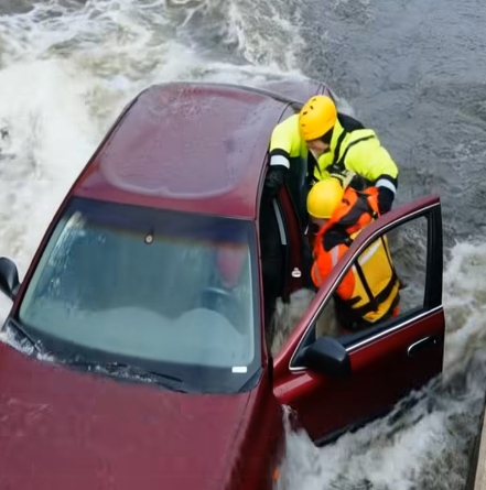 Family found in car in river they were with their m…