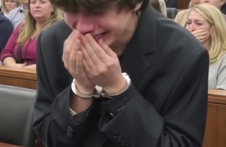 Teen Sentenced to 82 Years After Judge Reveals the Note He Hid in His Sleeve