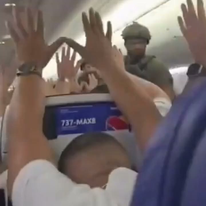Shocking Video Plane in the U S Forced to Make Emergency Landing After Security Threat On Board
