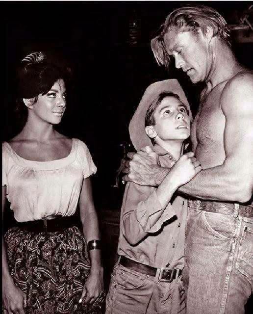 Look closer, this scene from the Rifleman is not edited and it confirms what we all suspected